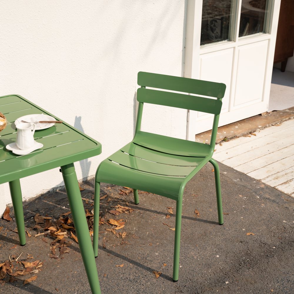 outdoor stacking metal chair